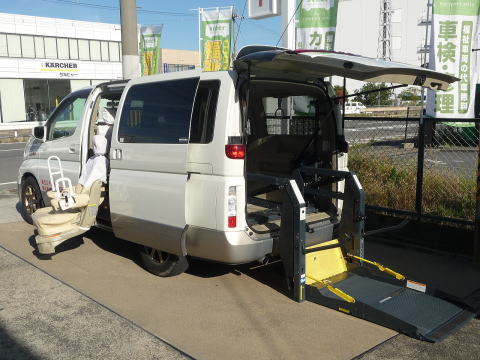 介護タクシー 介護 福祉車両の車椅子リフト車 スローパー車などの車検 整備 修理はお任せ下さい